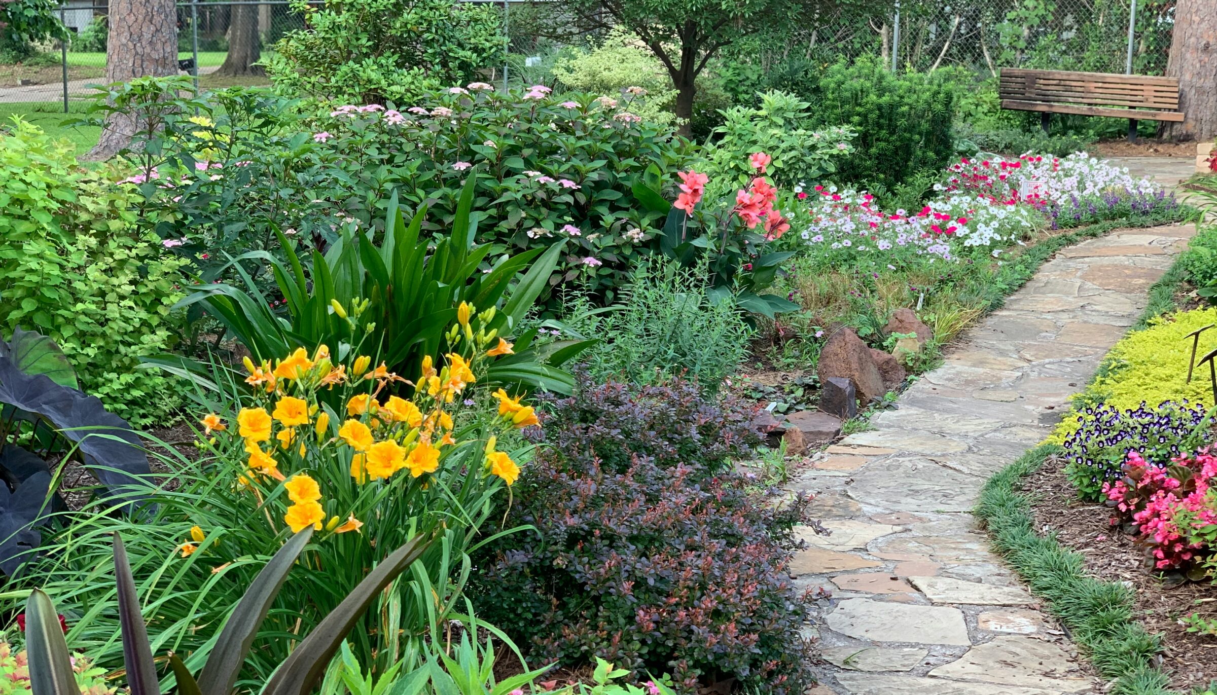 Lilac City Gardeners Seek Participants for 4th Annual Garden Tour