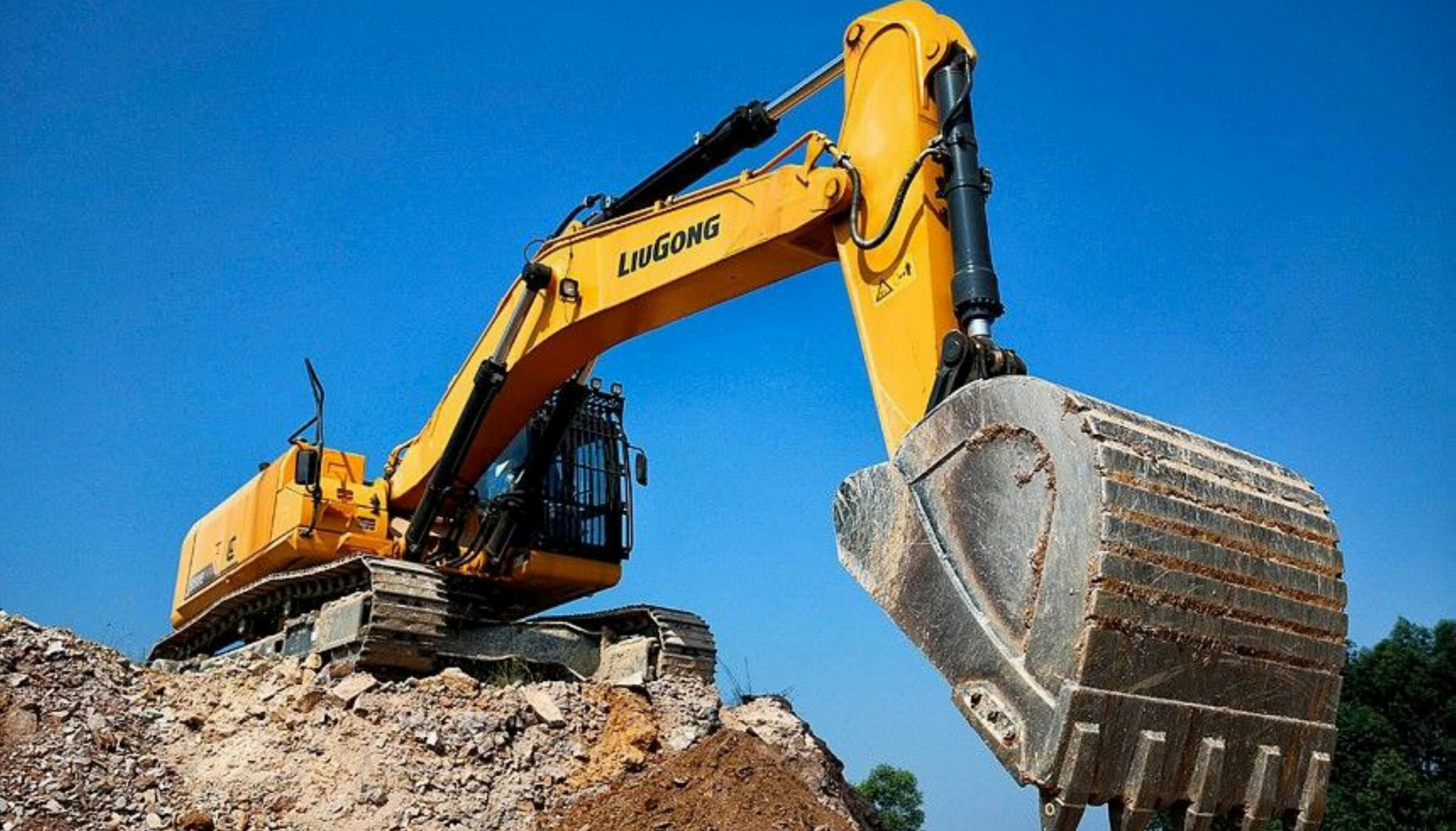 Eversource Reminds Customers to Know What’s Below Before Digging