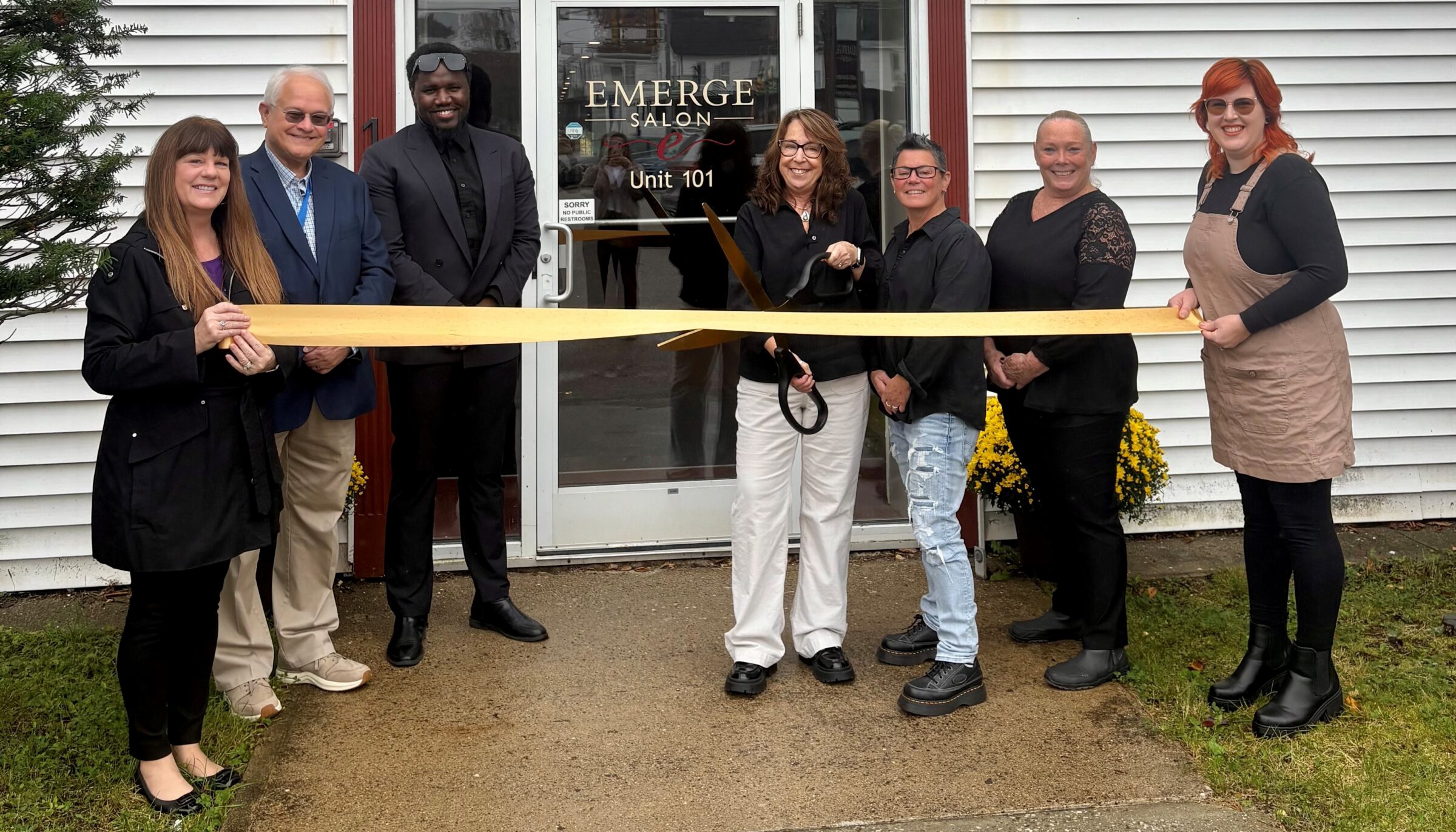 Greater Rochester Chamber of Commerce Holds Ribbon Cutting Ceremony for Emerge Salon & Novelty